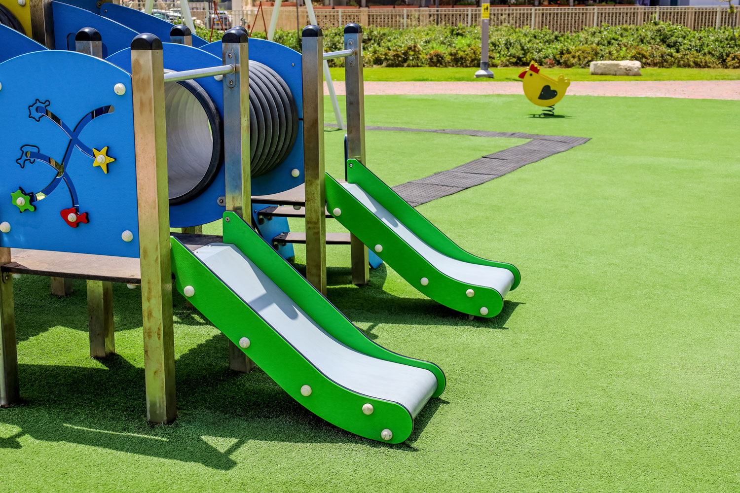 Bezuz-Lawn-and-Landscaping-Playground-Turf-2